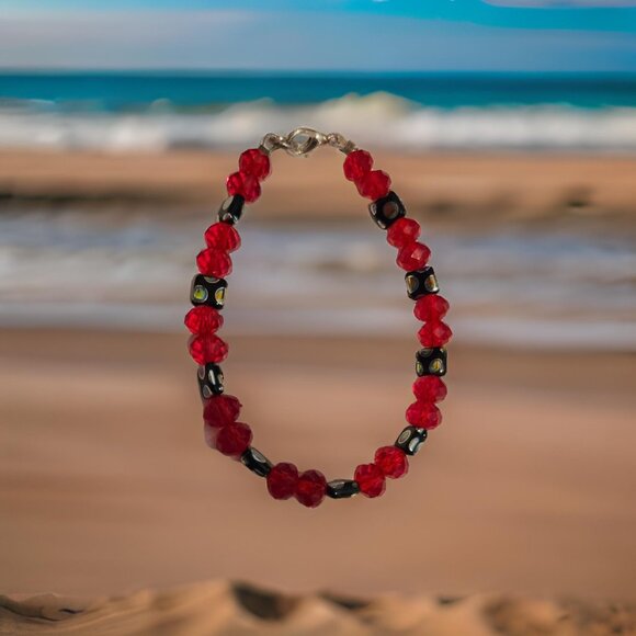 Red /Black bracelet ~ 7 inch - Picture 1 of 2